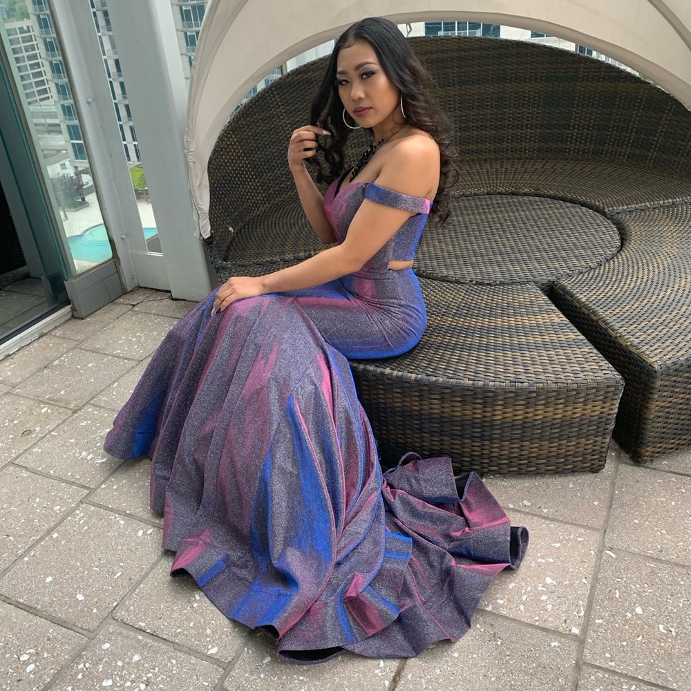 Prom Dress - Picture 2 of 3